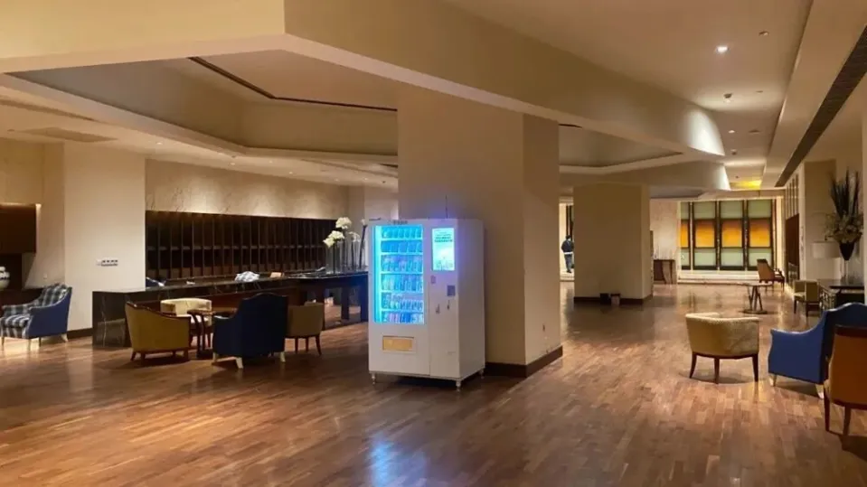 vending machine inside the distopian complex