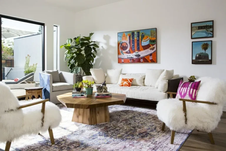 an image of a beauiful white livng room