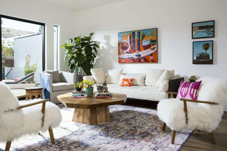 beautful staycation living room