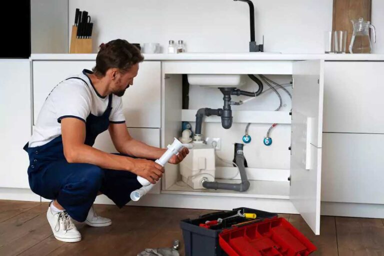 5-Tips-to-Hire-Professional-Emergency-Plumbing-in-Riverside