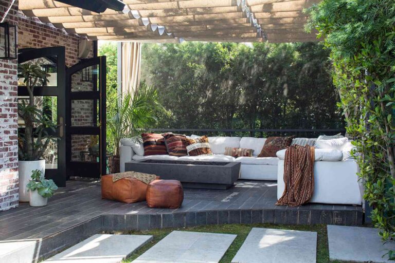 outdoor living room