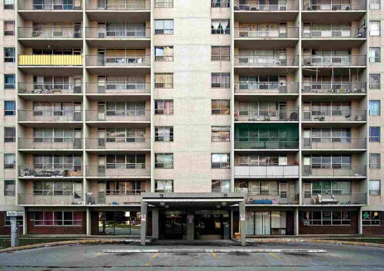 Contemporary-Canadian-Apartments-Trends-and-Characteristics-in-the-21st-Century