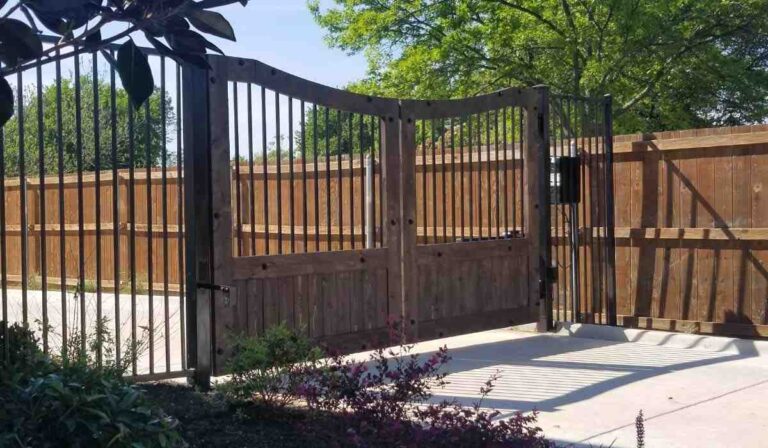 Manual-vs-Automatic-Gates-Which-Option-Is-Best-for-You